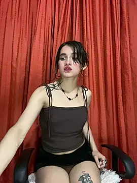 N4n4osaki Adlı Modelin Canlı XXX Sohbeti