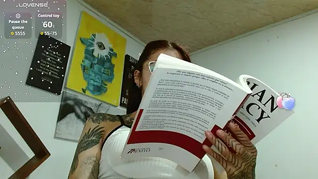 ZoeBakers_ Chat XXX in diretta