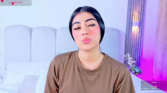 Show modela AuroraTaylor1 na web-kameri