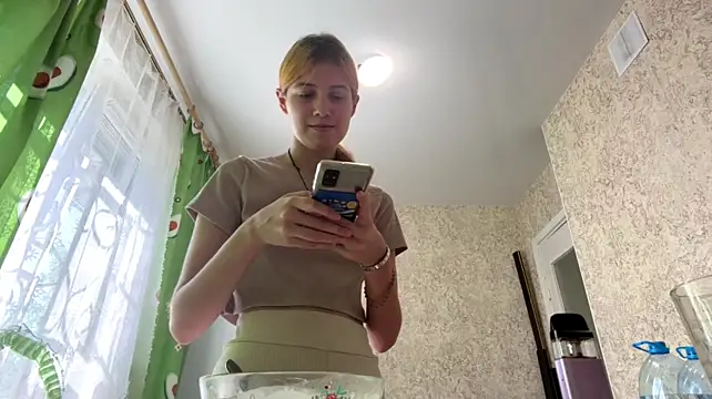 CelestePacini Show in webcam