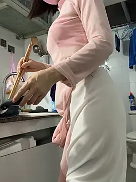 Show modela Nana-19 na web-kameri