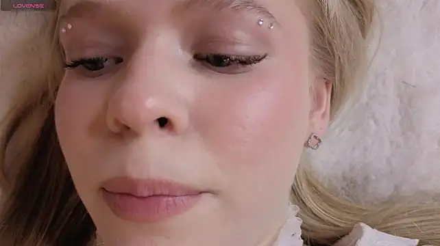 Show modela Sweet_Angelll na web-kameri
