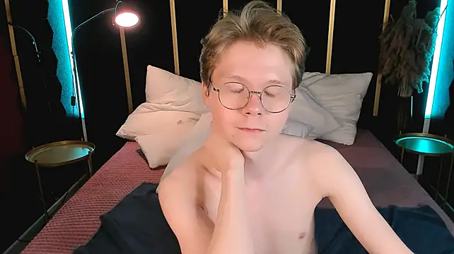 DanielSanders – Naživo XXX chat