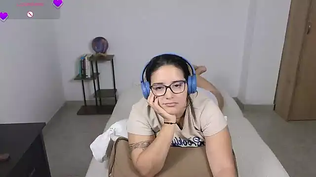 blue__moon_'s Live XXX Chat