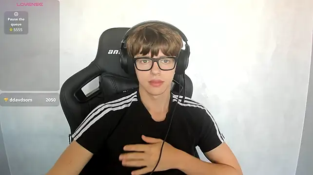 Вебкам-шоу bonekoambalabu