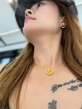 okgirl_23's Live XXX Chat