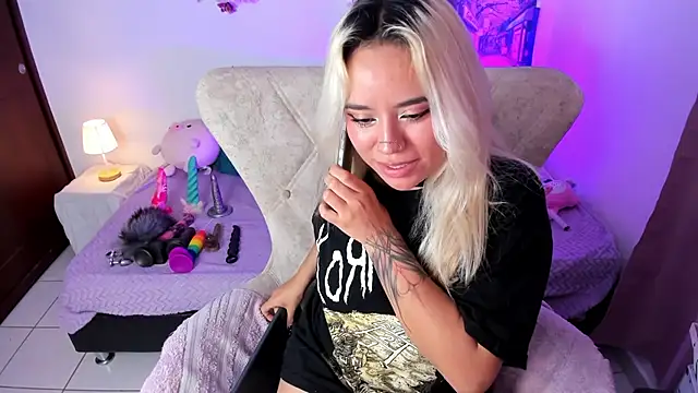 Онлайн чат XXX Lucille_69