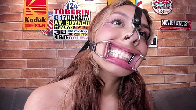 foxy_antonela Pertunjukan Webcam