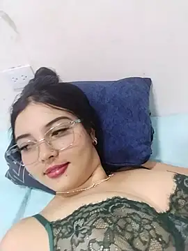 Valeria_allurin Adlı Modelin Canlı XXX Sohbeti