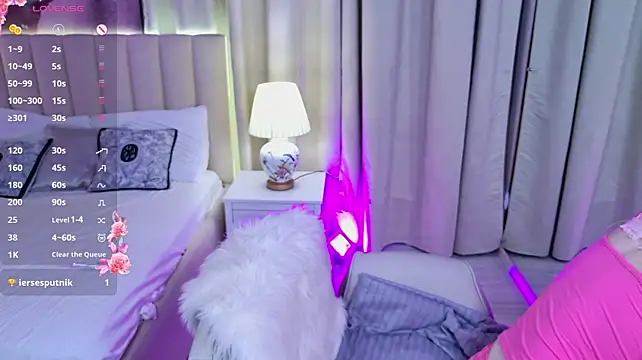 ChloeWells 现场XXX聊天
