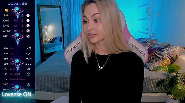 צ'אט XXX בשידור חי של AdeleRoberts