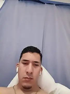 Show modela SebasVIP na web-kameri