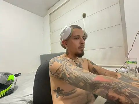Maximo_Garcia17's Live XXX Chat