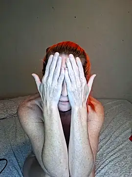 BrightRedHead36's Live XXX Chat