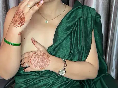 Radhika_4_you live XXX chat