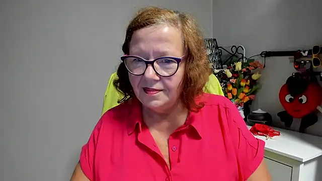 Show modela Adelewildx na web-kameri