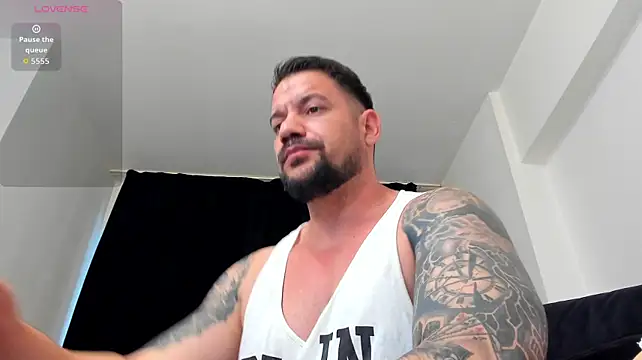 XXX chat uživo modela musclemonster31