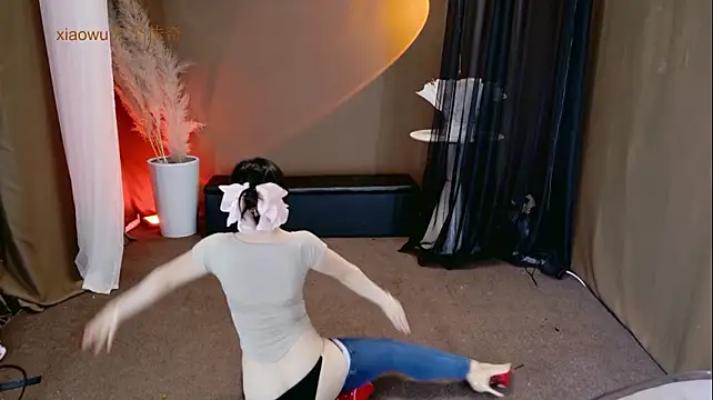 Banana-Milk69 网络视讯表演