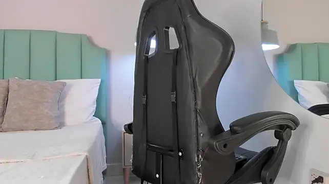 XXX chat uživo modela Miia_Thompsonn