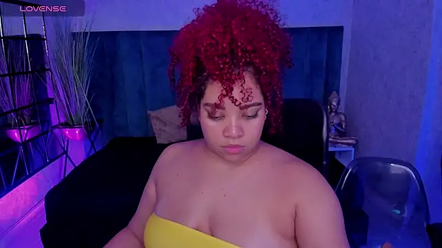 צ'אט XXX בשידור חי של AngelaCoffee