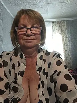 Show modela MilashkaCutie50 na web-kameri