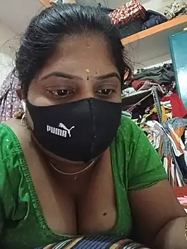 Show modela IndianTamil7861 na web-kameri