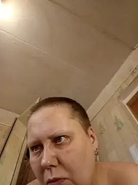 XXX chat uživo modela Linda070481