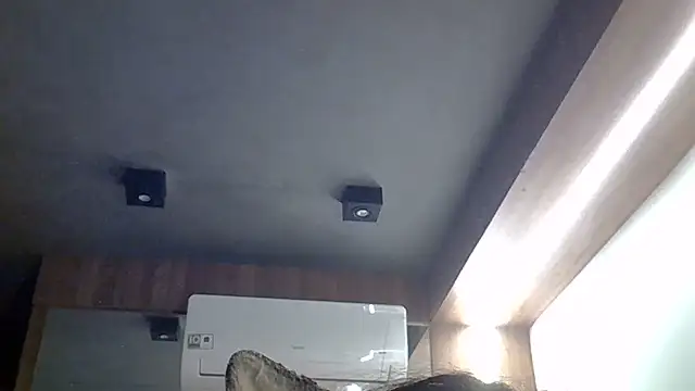 SkinnyKitten's Webcam Show