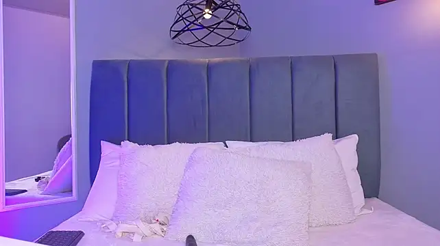 XXX chat uživo modela ninna_curly