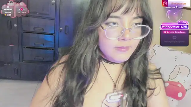 Chat XXX en directo de Naoko_7w7