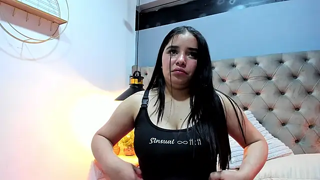 הופעת וובקאם של Mia_Michell