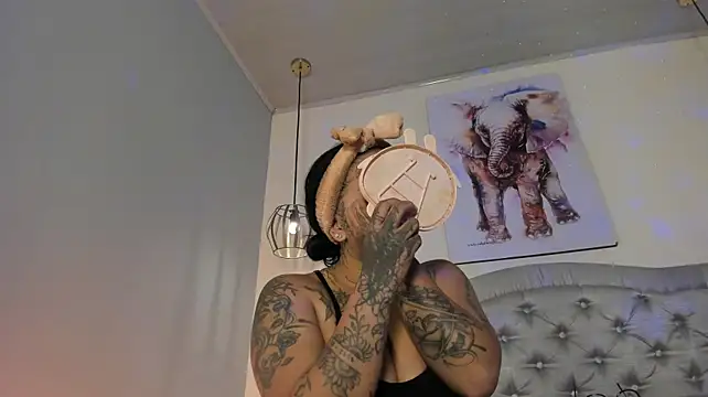 XXX chat uživo modela ayshel__