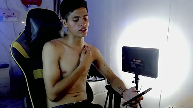 Ascii_one Webcam show