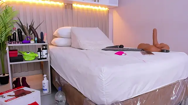 pinktaylor_'s Live XXX Chat