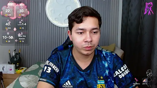 Онлайн чат XXX Julian_Smith21