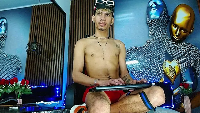 Skinny_cute_Alyer Adlı Modelin Canlı XXX Sohbeti