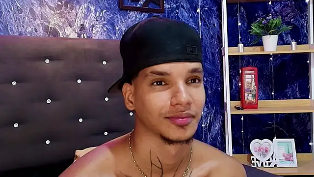 XXX chat uživo modela kai_storm77