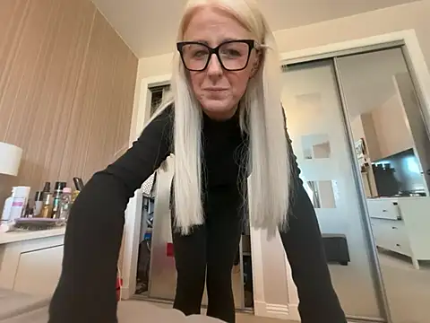 Laylaskyexx 라이브 XXX 채팅