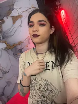 MaeveKuro élő XXX-chatje