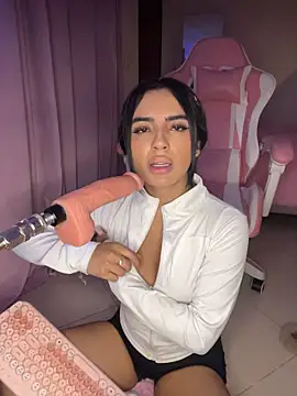 Emily-14's Live XXX Chat