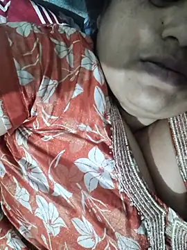 Hot_indian_Milf live XXX chat