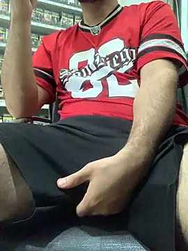 Show modela bigdickguy21cm na web-kameri