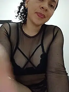 ValeriaVelvetHot's Live XXX Chat