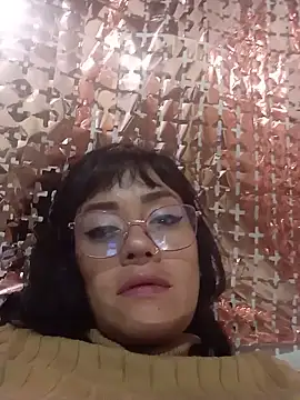 צ'אט XXX בשידור חי של milly_hotty
