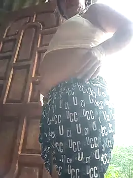 lylai18's Live XXX Chat