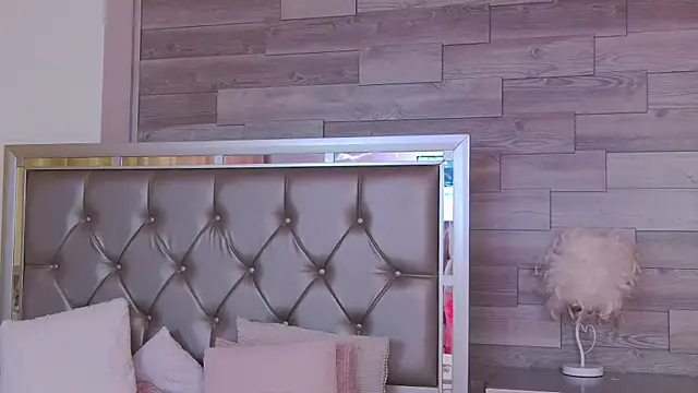 LunaHart Adlı Modelin Canlı XXX Sohbeti