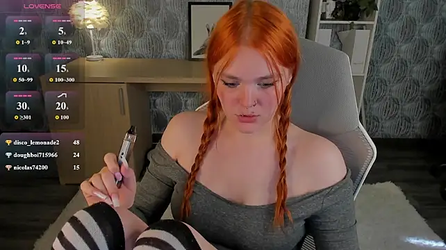 Chat XXX en directo de Emilly_Hiil