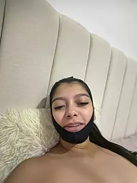 צ'אט XXX בשידור חי של Melanygreys