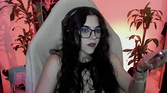 Chat +18 de MissCharlottte_18 ao vivo