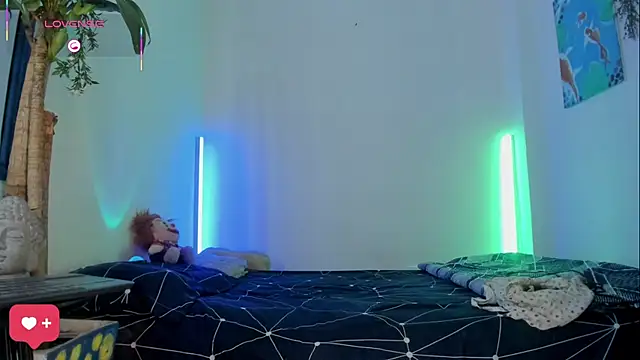 Naughty_Blue 现场XXX聊天